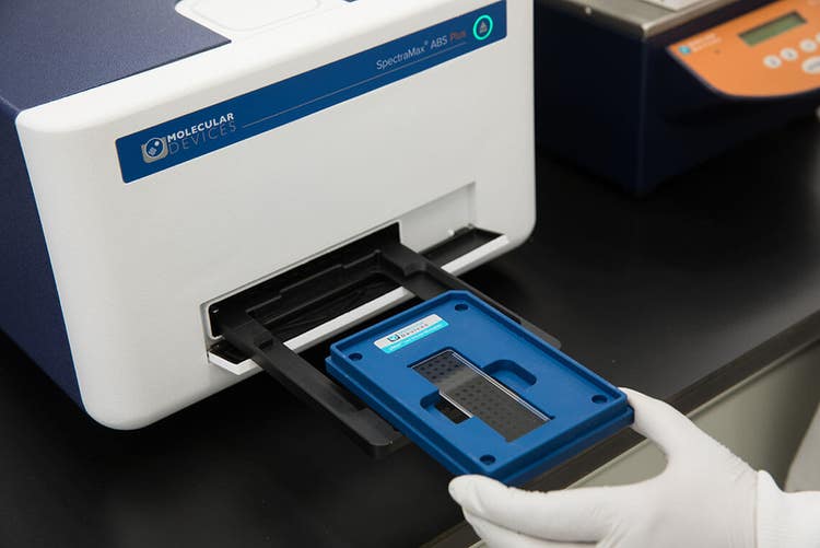 SpectraMax ABS Plus avec plaque de validation