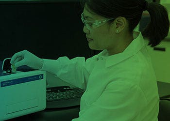Explorer les applications de tests basés sur l’absorbance depuis la recherche sur les virus jusqu’à la recherche sur le cannabis