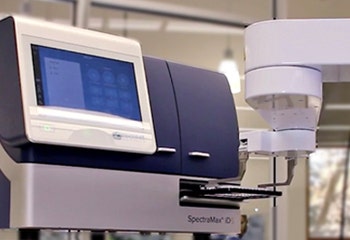 Automatisation de laboratoire pour le protocole ELISA haut débit