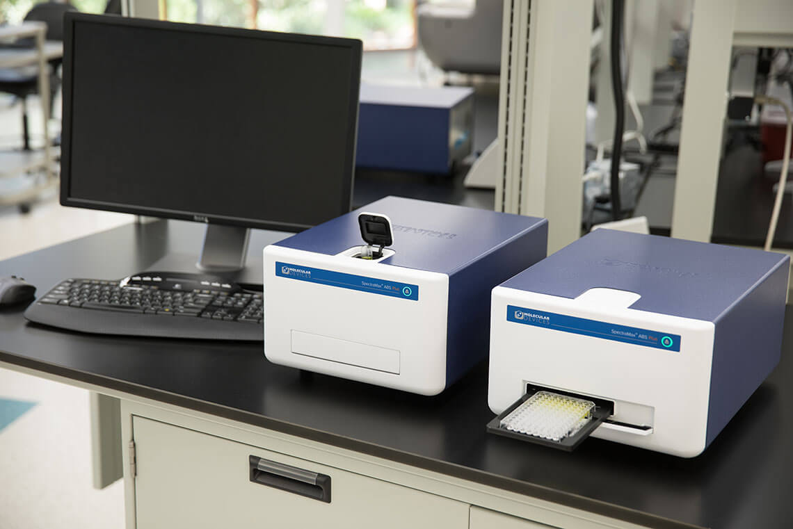 Lecteurs de microplaques en absorbance SpectraMax ABS Plus